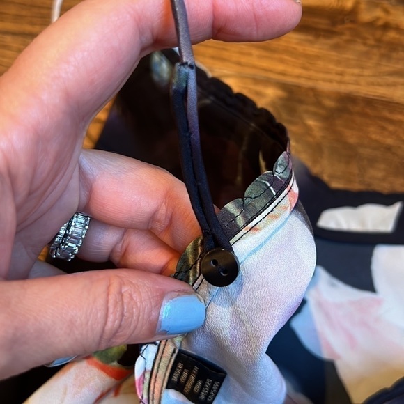 TED BAKER Cynaria black floral silk-like camisole size small - Picture 9 of 9